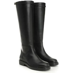 Leather boots with strap