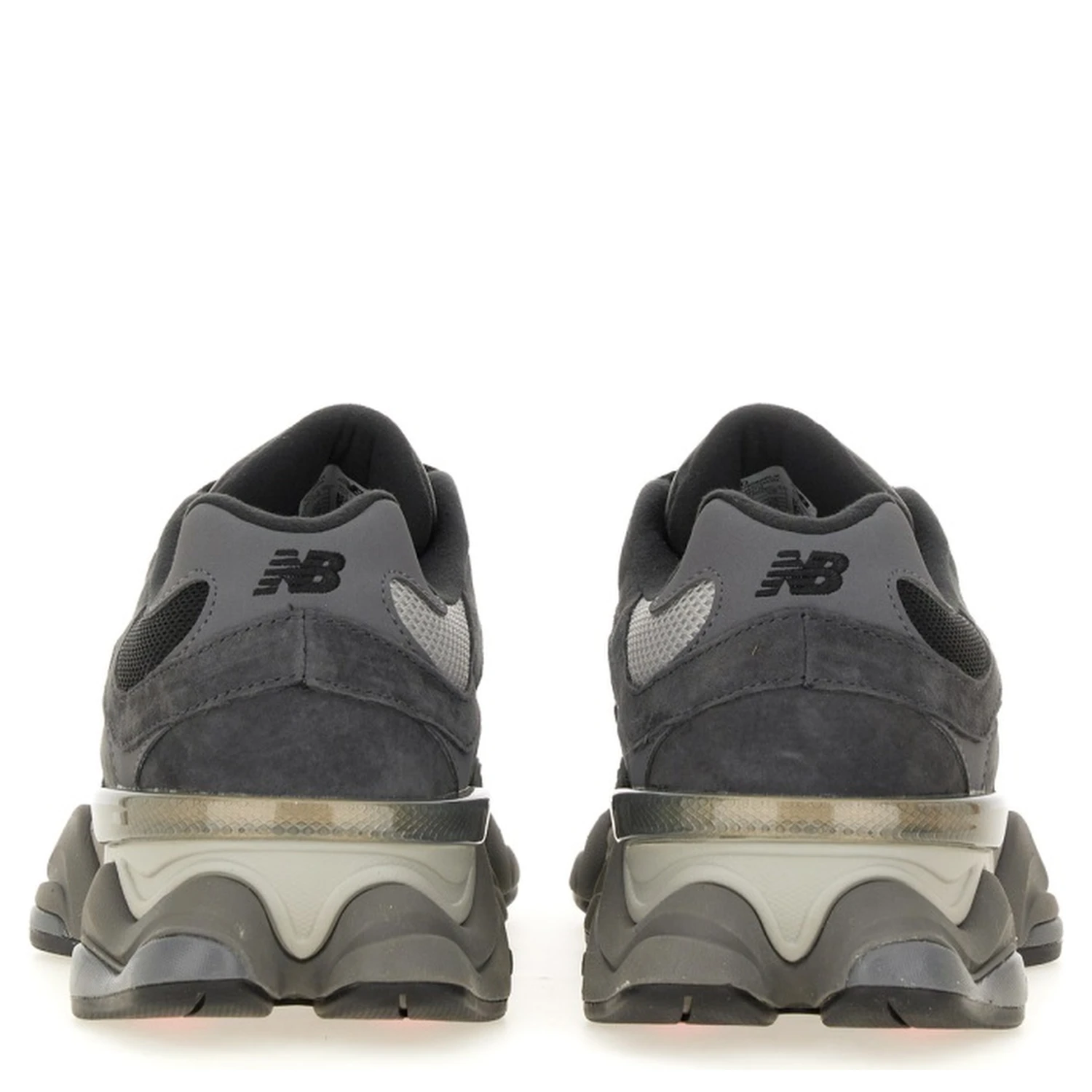 حذاء رياضي 9060