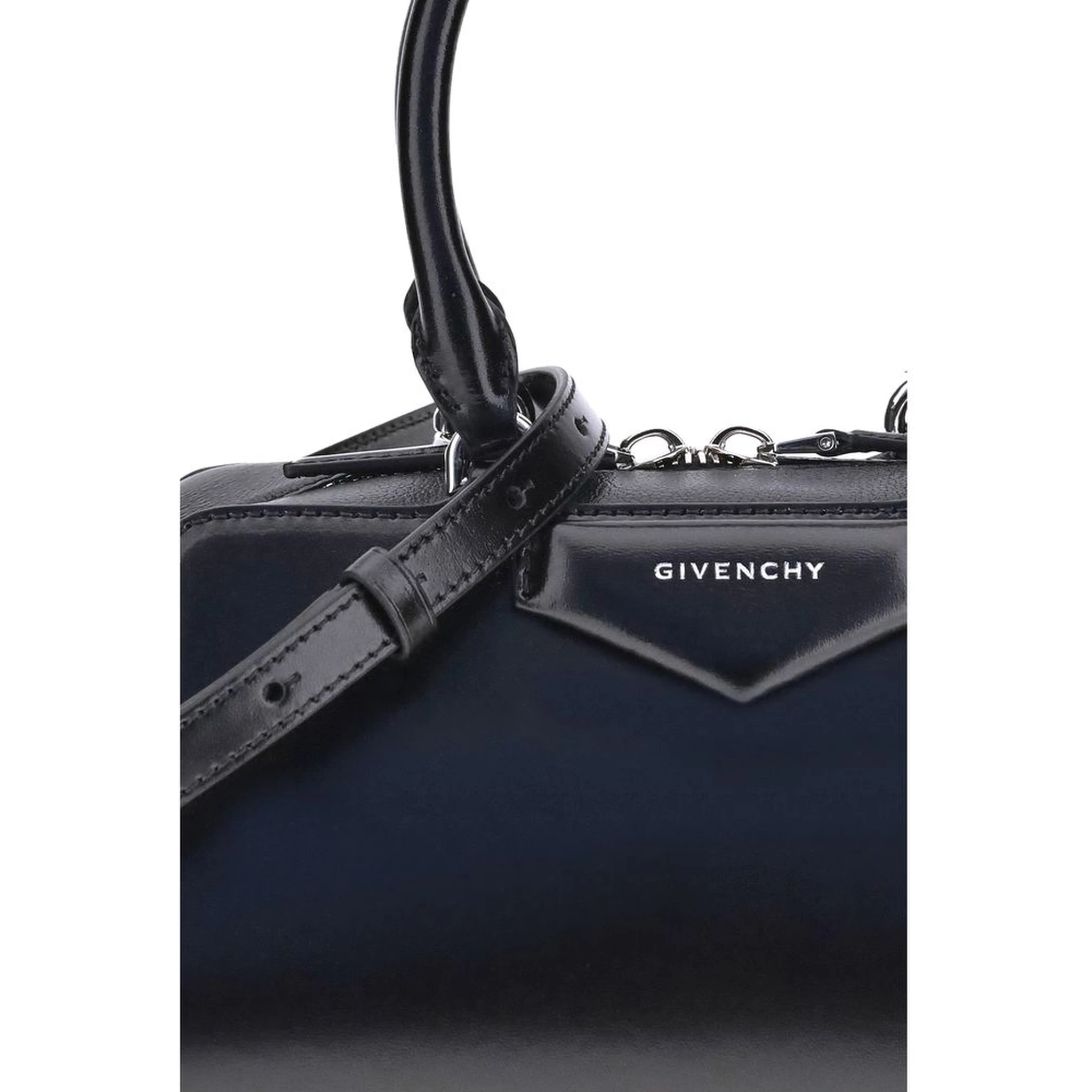 حقيبة يد بوس توروس من جلد العجل الأسود