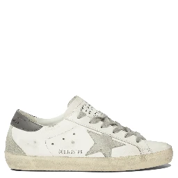 أحذية رياضية "سوبر ستار"