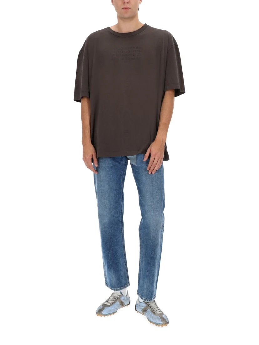JEANS WITH SHELTER DETAIL