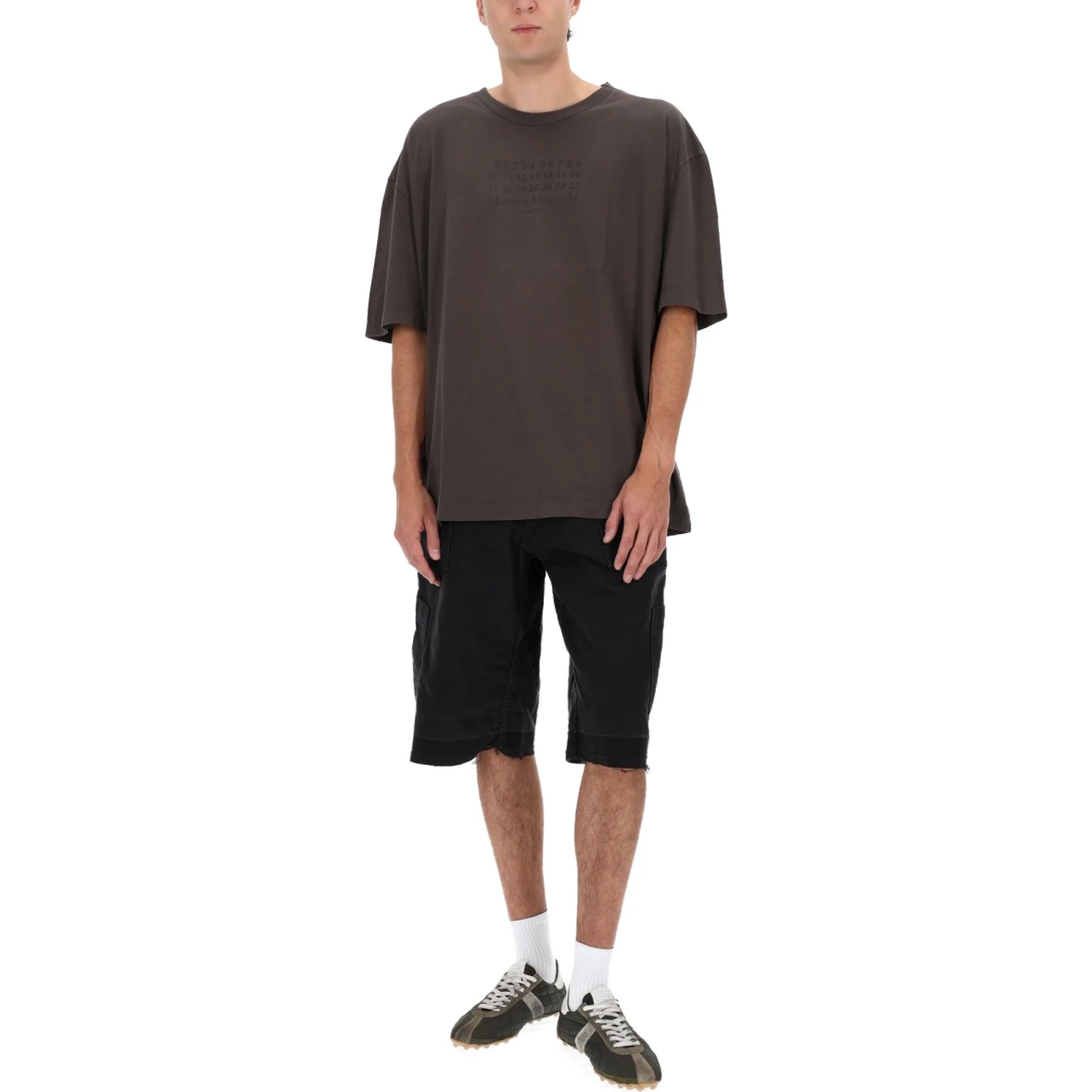 T-SHIRT WITH LOGO