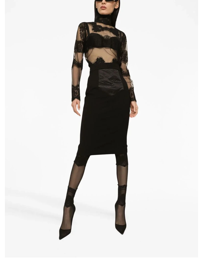 بلوزة من دولتشي آند غابانا