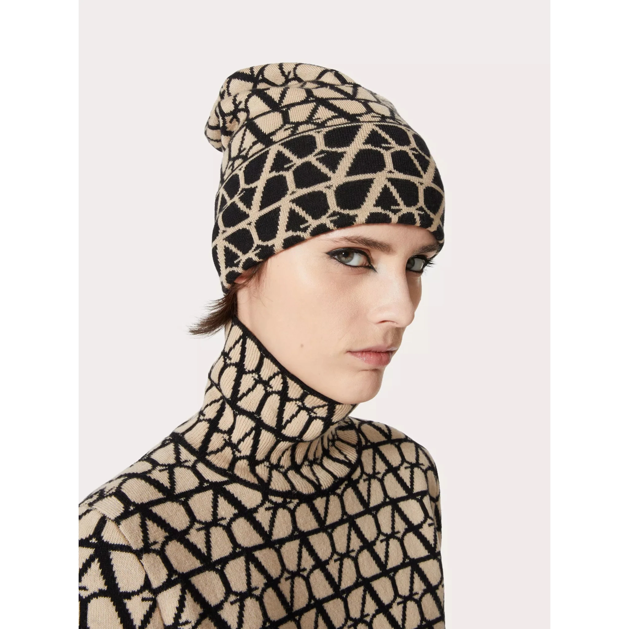 VALENTINO GARAVANI hat