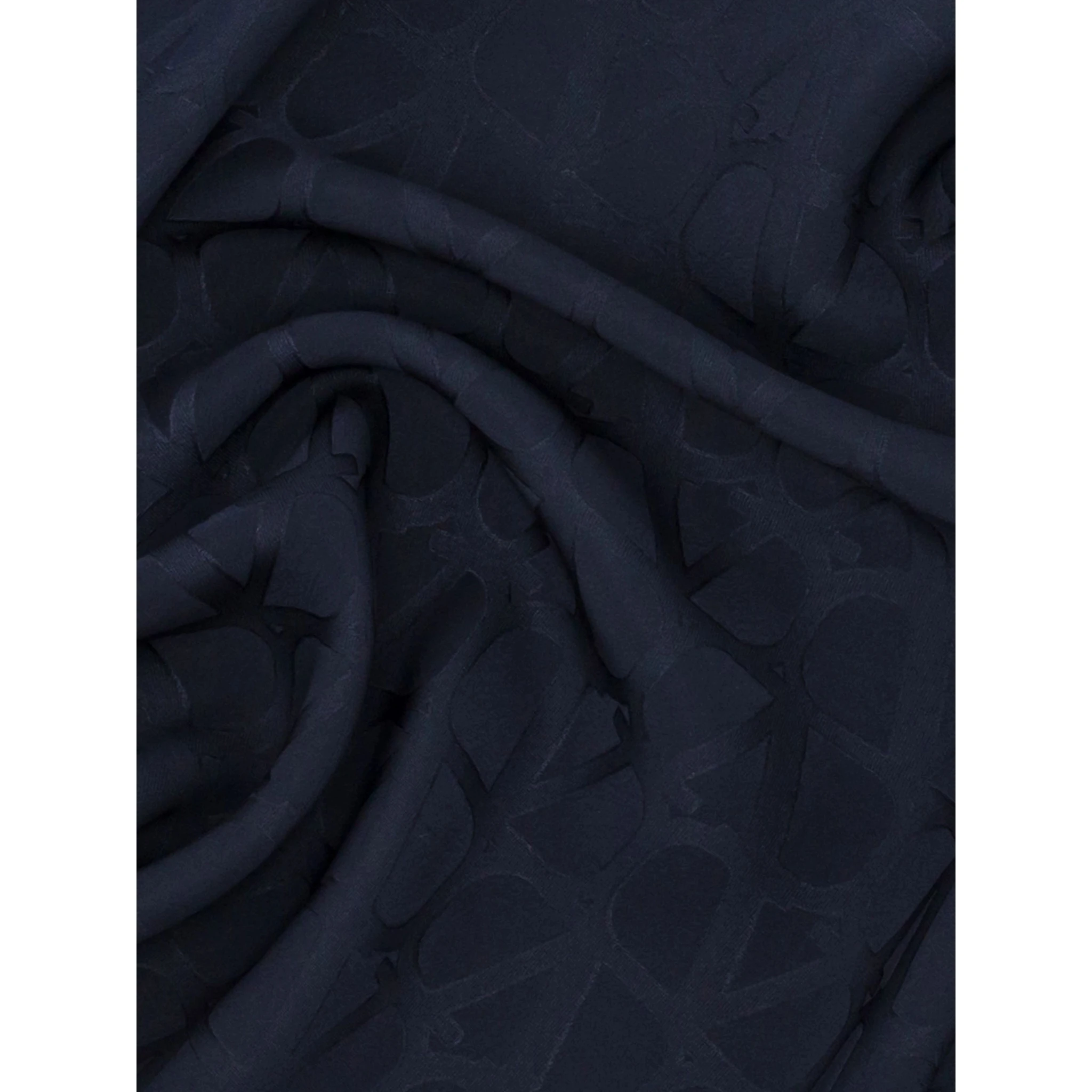 وشاح فالنتينو غارافاني