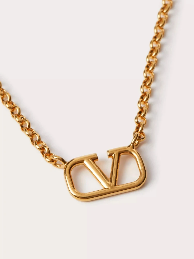 قلادة فالنتينو غارافاني alternative