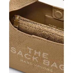 حقيبة صغيرة من مارك جاكوبس