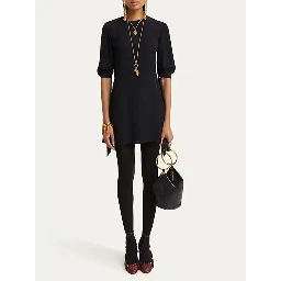 فستان من تصميم كلوي