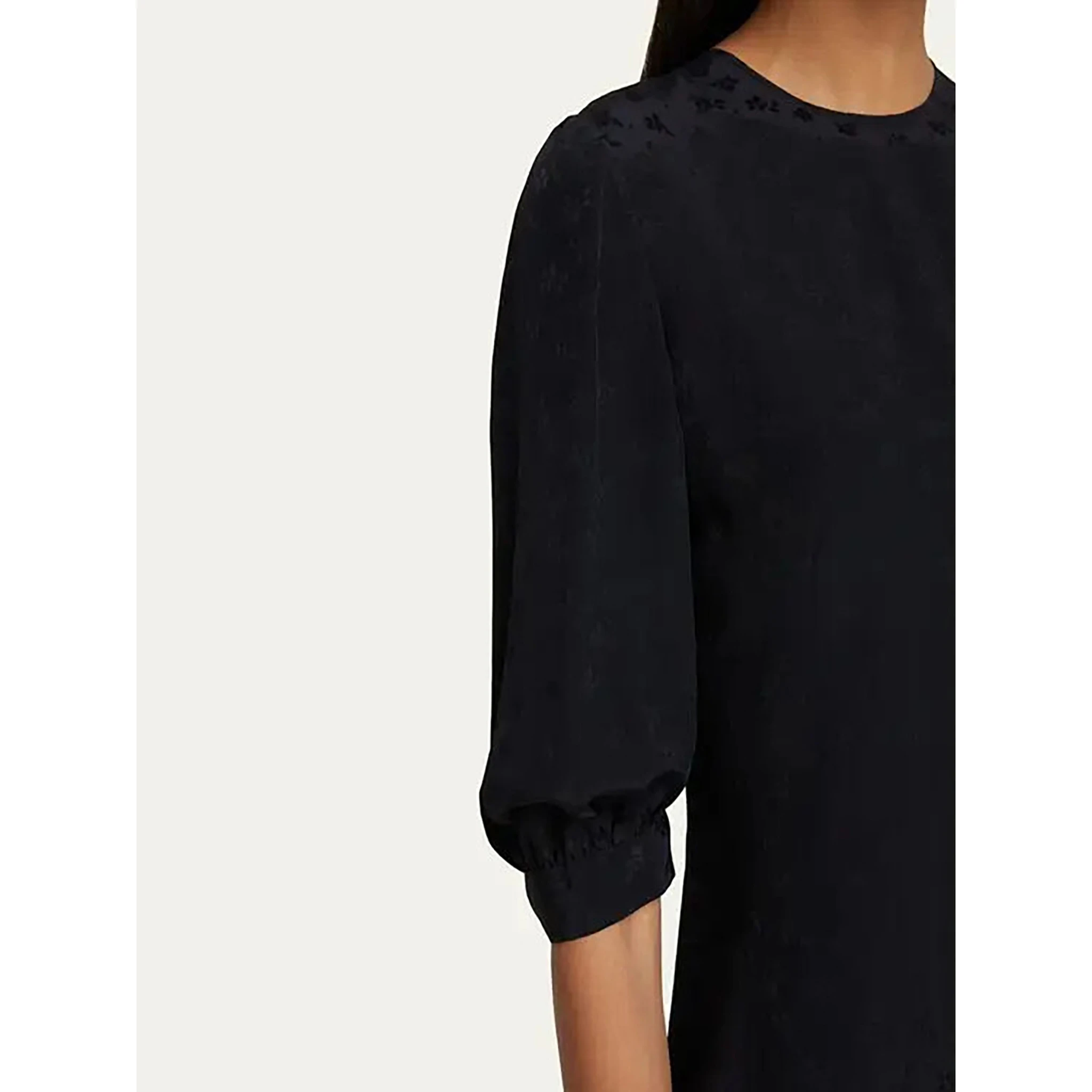 فستان من تصميم كلوي