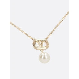 قلادة فالنتينو غارافاني