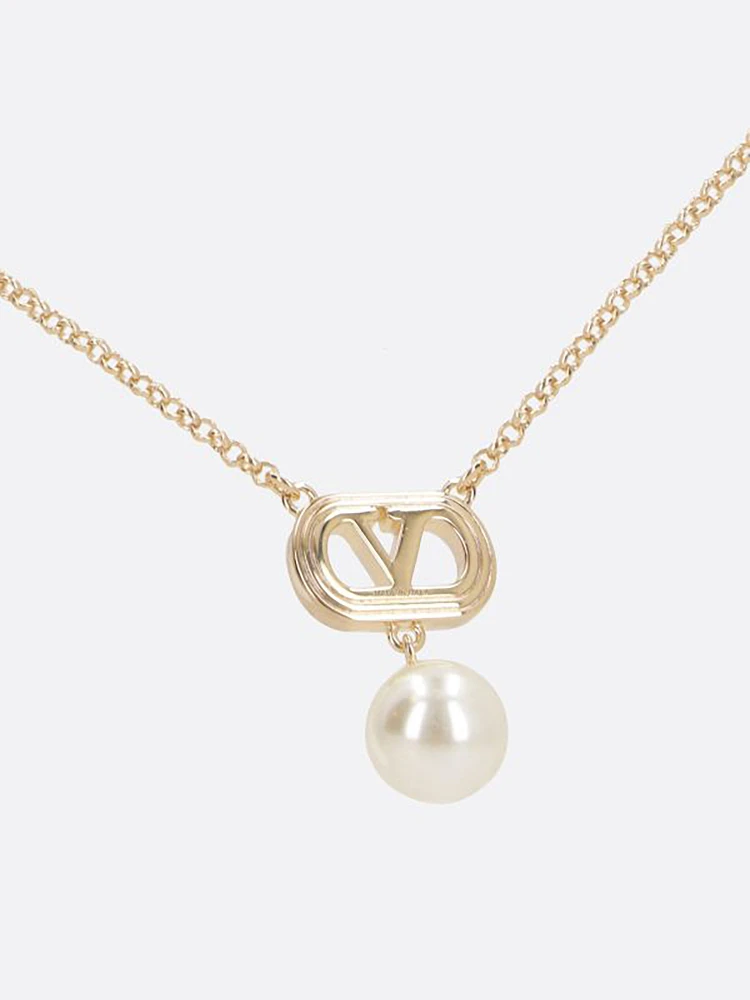 قلادة فالنتينو غارافاني alternative