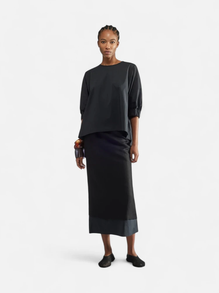 تنورة ليفيانا كونتي