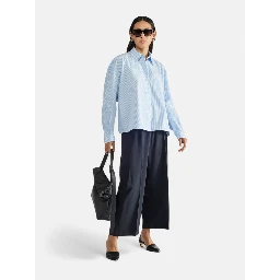 قميص ليفيانا كونتي