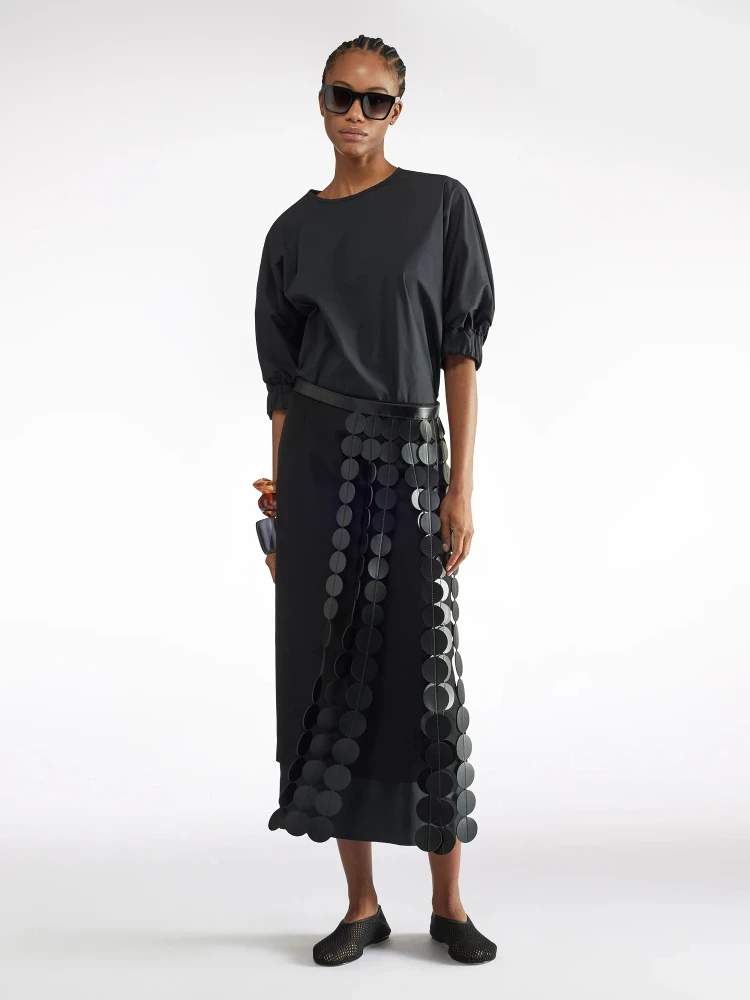 تنورة ليفيانا كونتي alternative