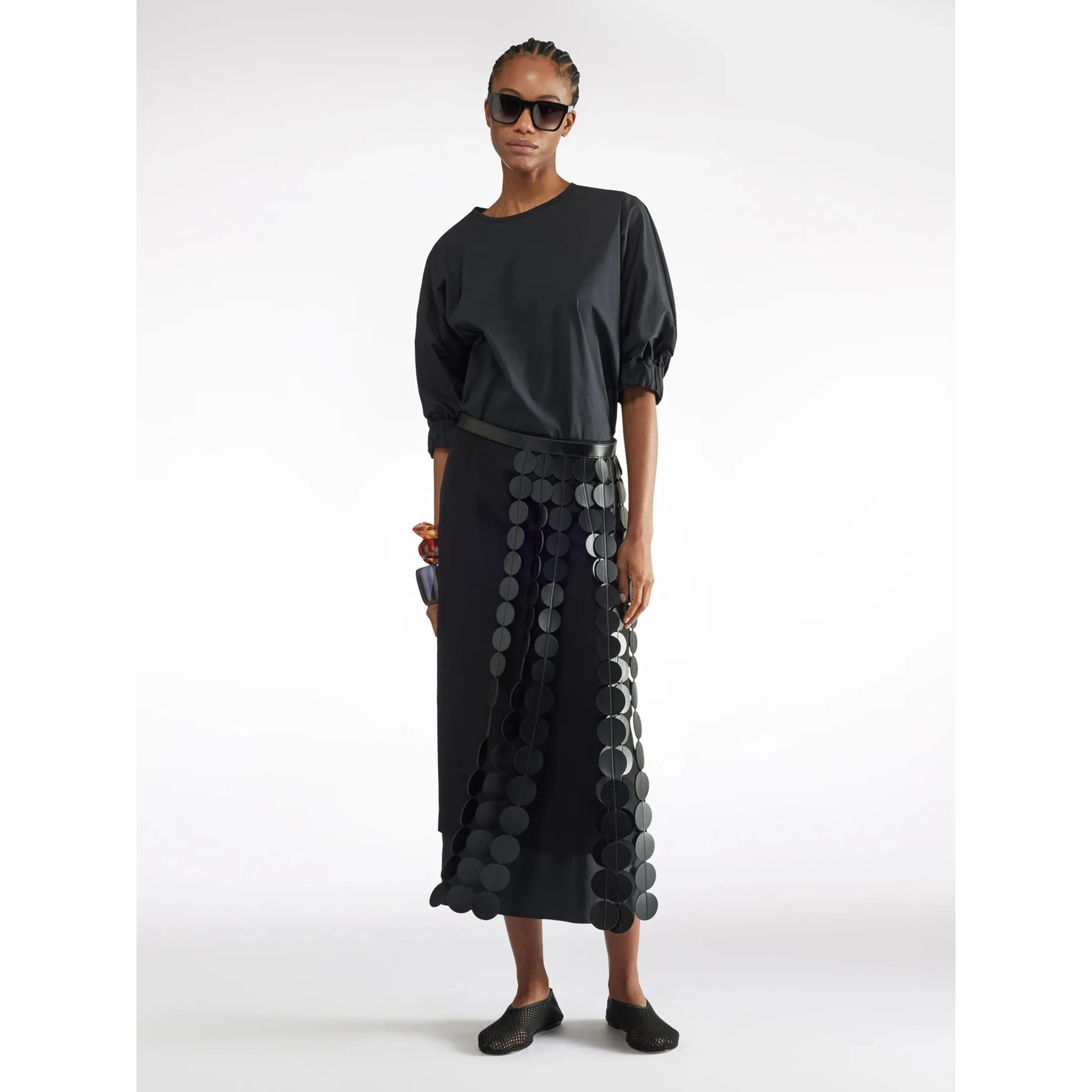 تنورة ليفيانا كونتي