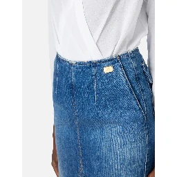 تنورة إليزابيتا فرانشي