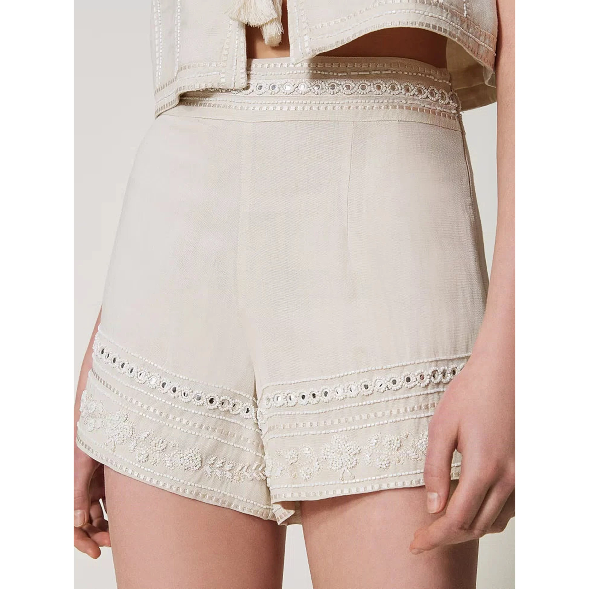 شورت توينسيت