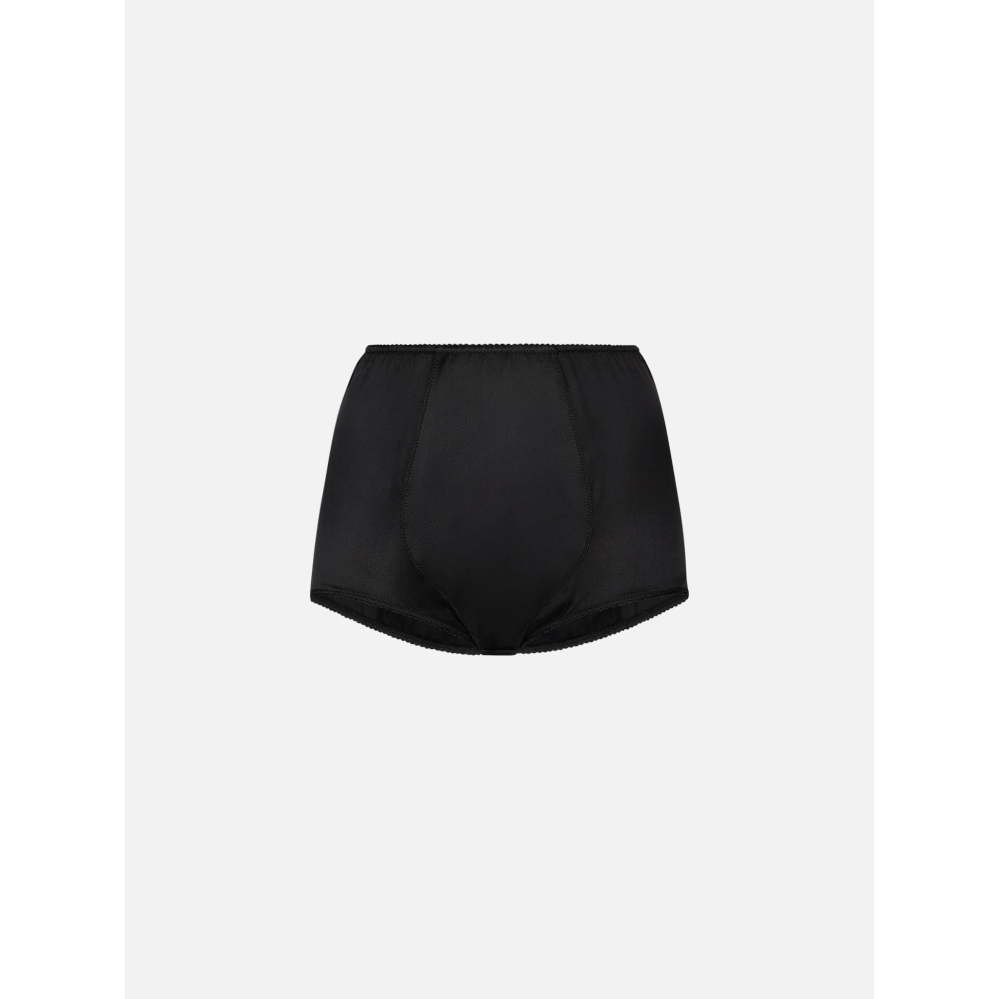 ملابس داخلية من دولتشي آند غابانا