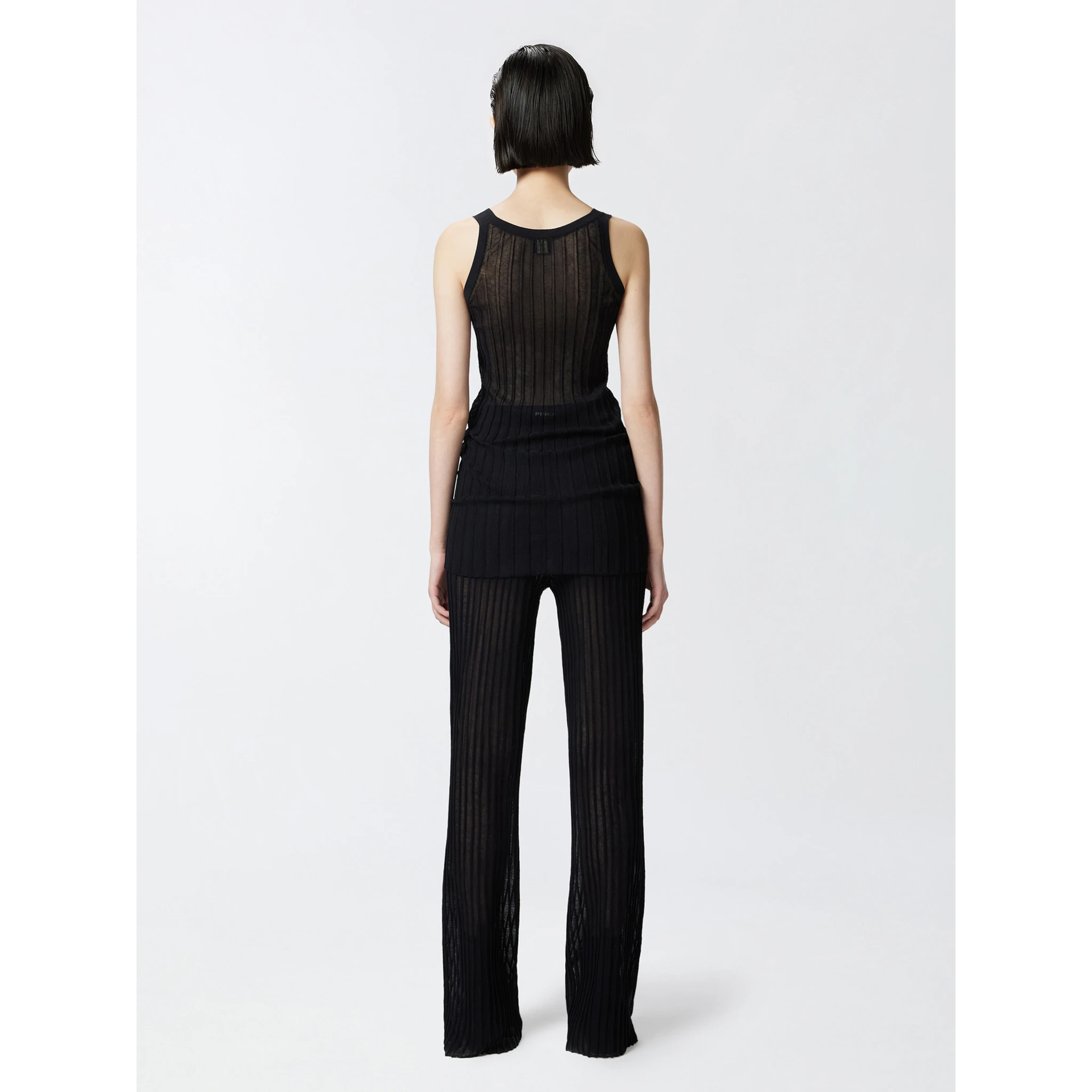 بلوزة بينكو إيفز