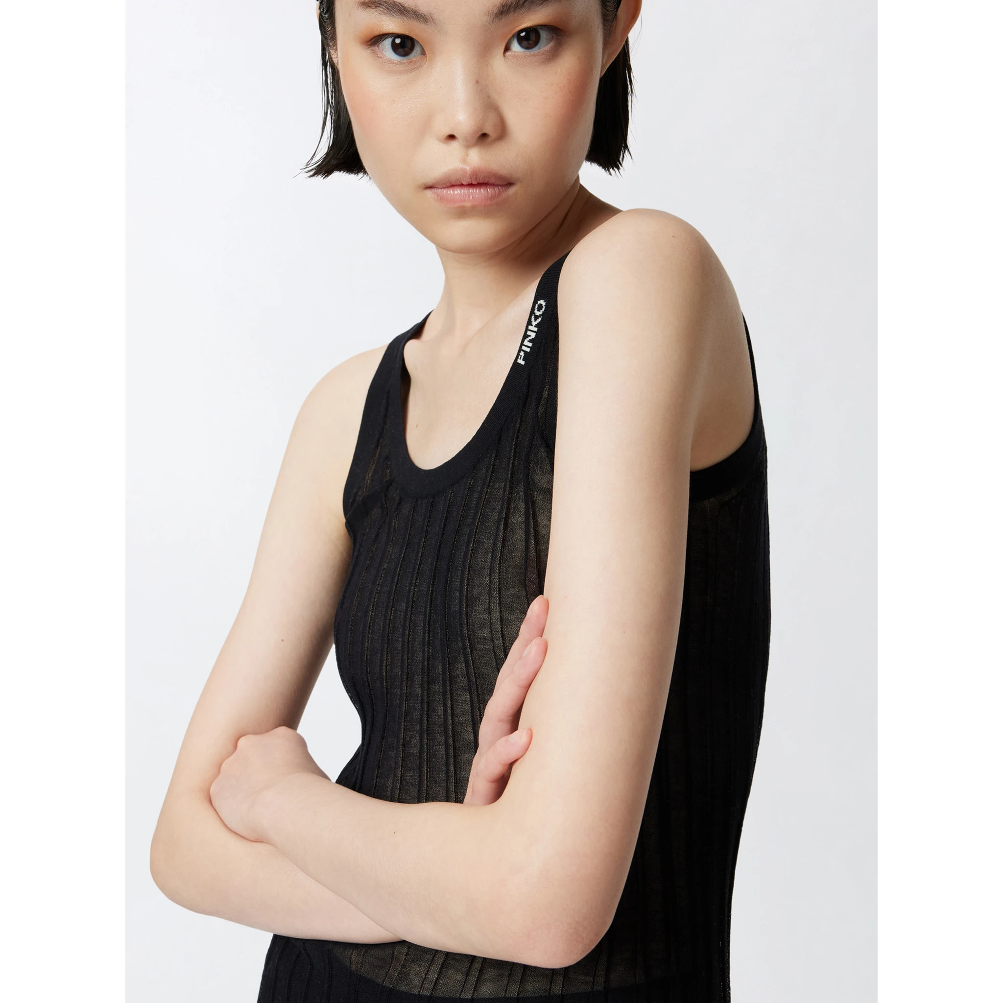 بلوزة بينكو إيفز