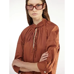 بلوزة ليفيانا كونتي