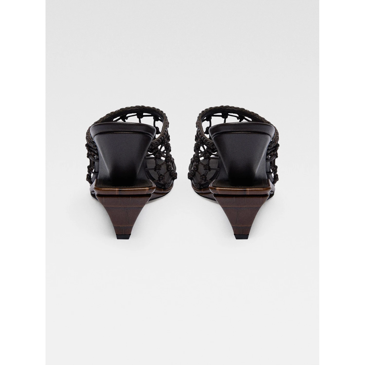 JACQUEMUS slippers