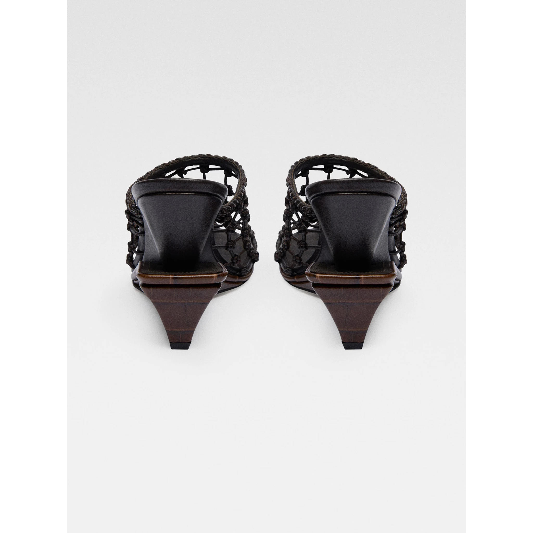 JACQUEMUS slippers