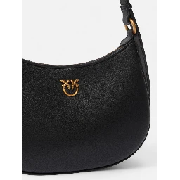 حقيبة صغيرة وردية على شكل نصف قمر