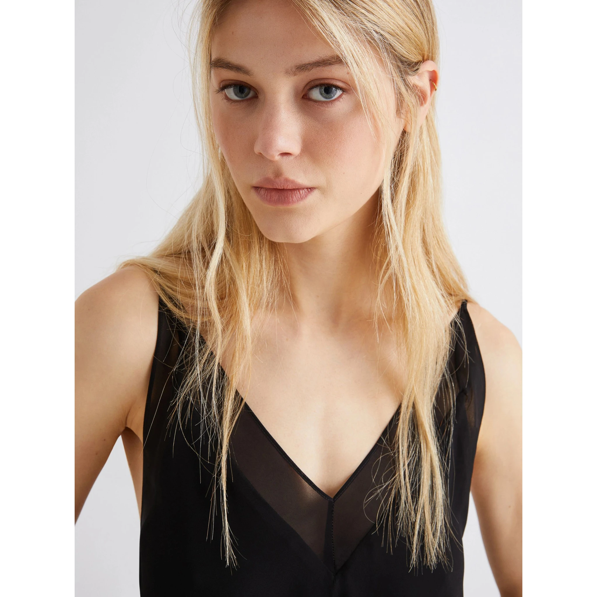 بلوزة ماريلا دانيال