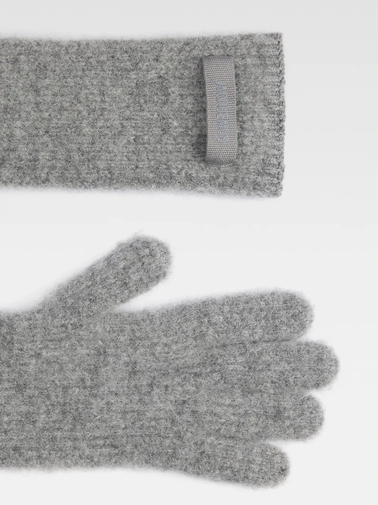 JACQUEMUS gloves alternative