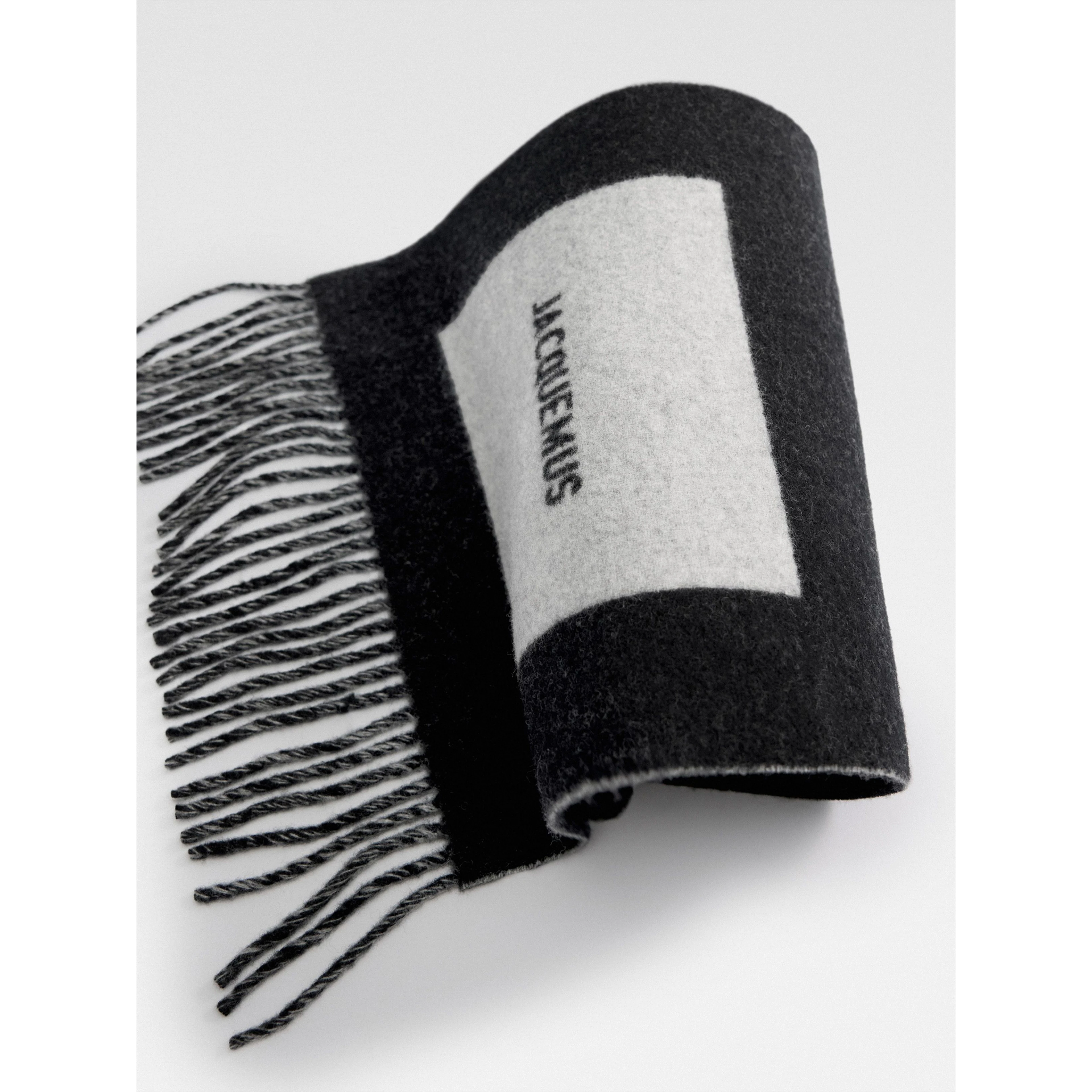 JACQUEMUS scarf