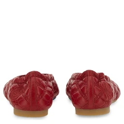 راقصة باليه جلدية