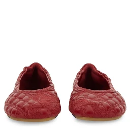 راقصة باليه جلدية