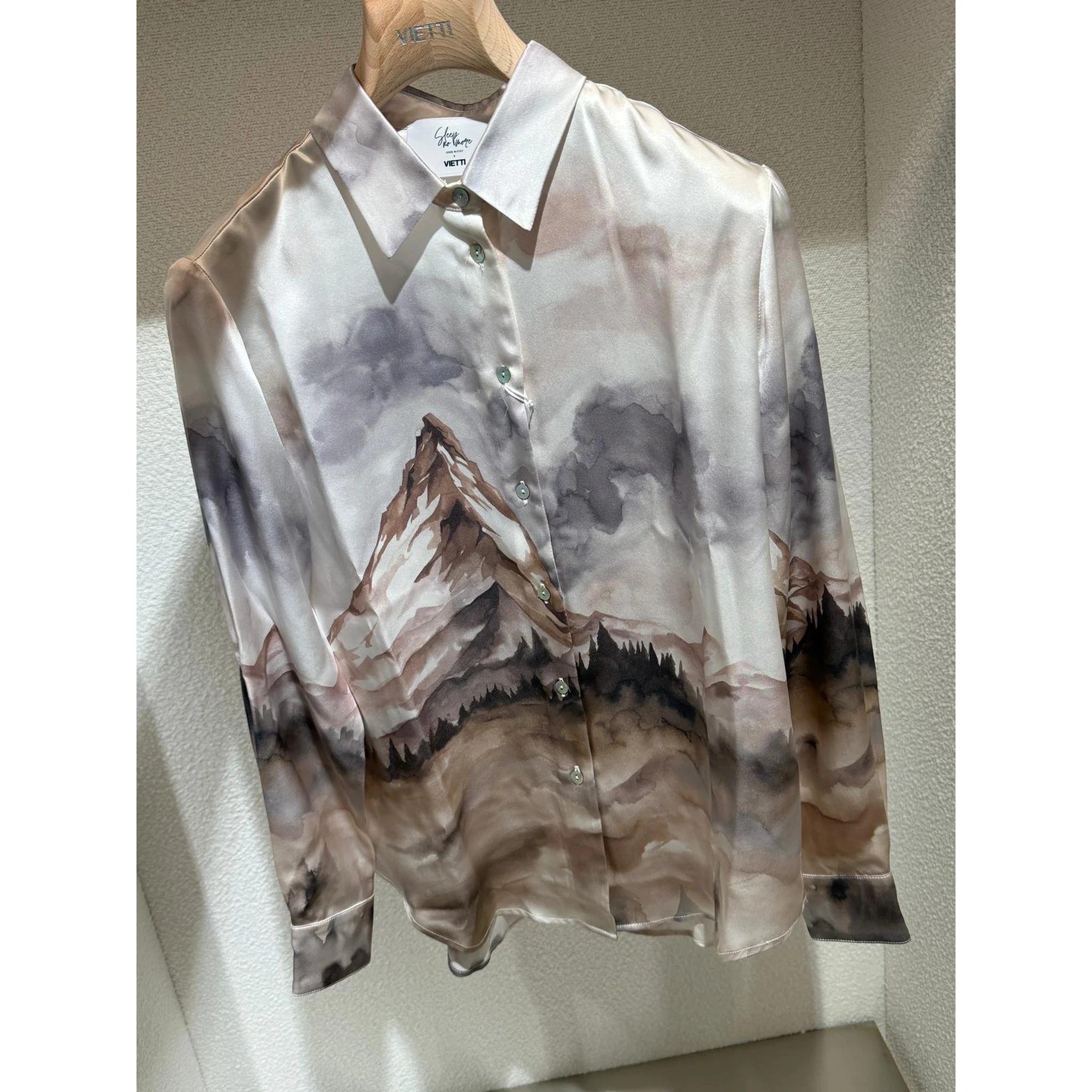 Silk shirt with fantasy canvas