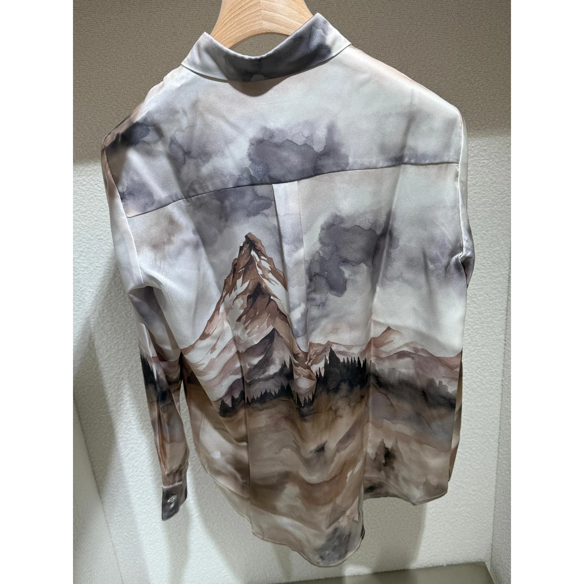 Silk shirt with fantasy canvas