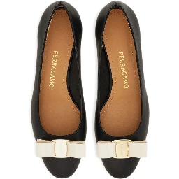 Ferragamo With Heel Black