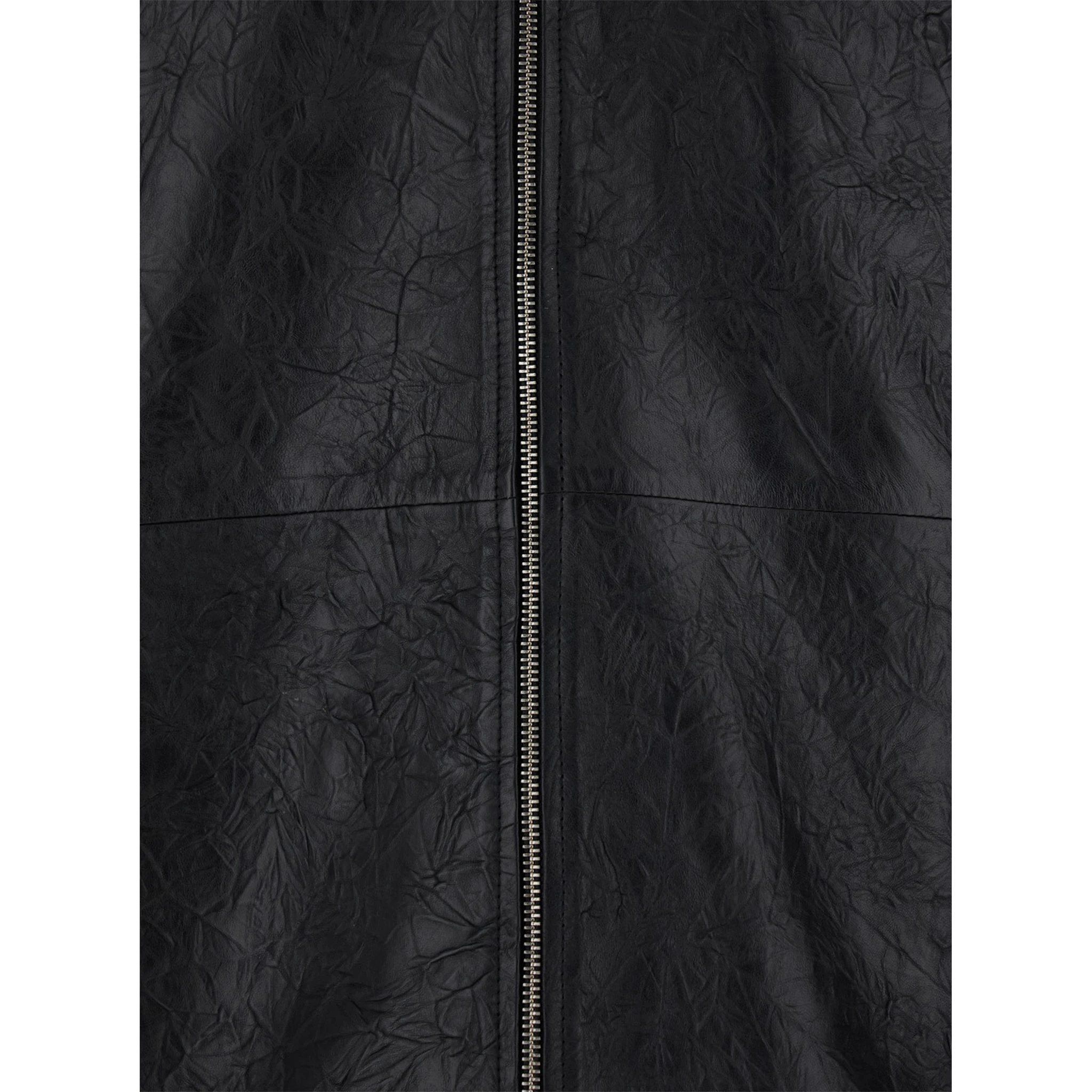 جاكيت أسود بياقة كلاسيكية وتأثير مجعد من الجلد للرجال