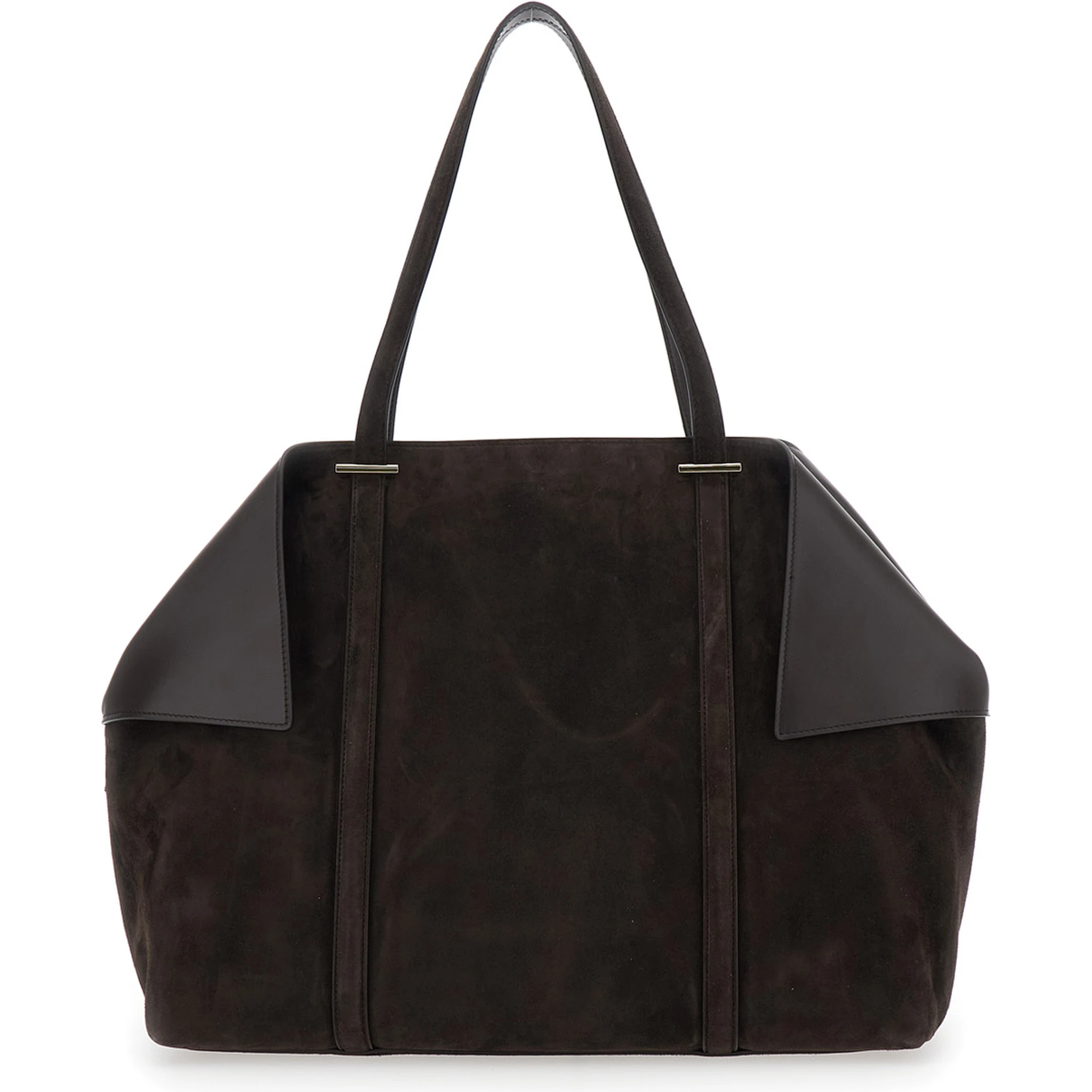 حقيبة يد بنية اللون بتصميم زوايا مطوية وشعار بارز في الأمام، مصنوعة من جلد الغزال، للنساء