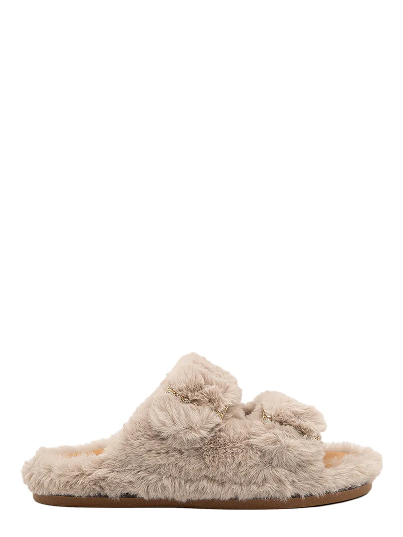 شباشب "غريتا" المصنوعة من الفرو الصديق للبيئة