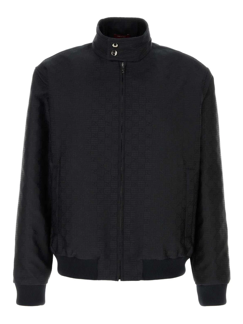 قاذفة قنابل