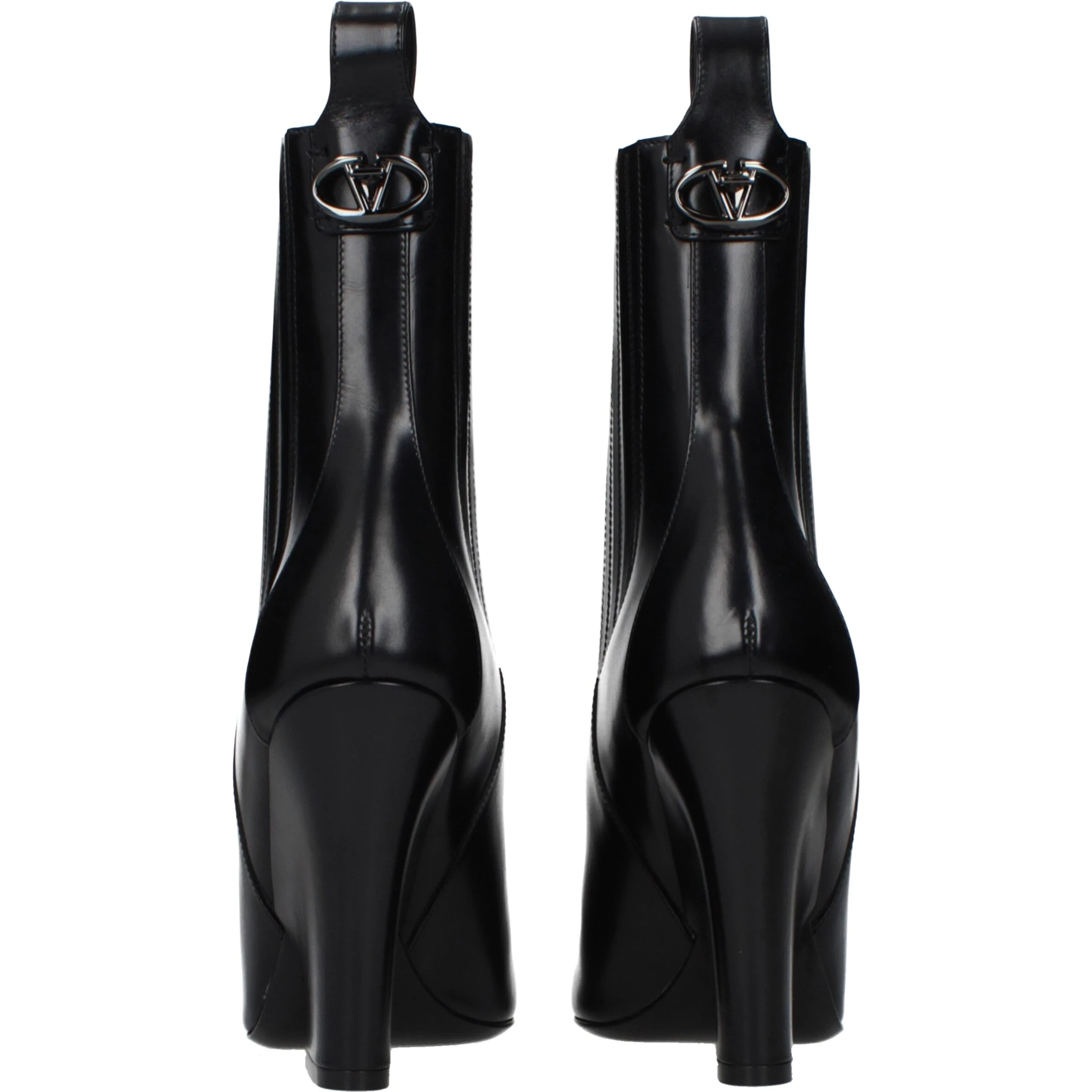 حذاء كاحل من الجلد الأسود