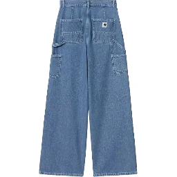 بنطلون كارهاارت قيد التطوير