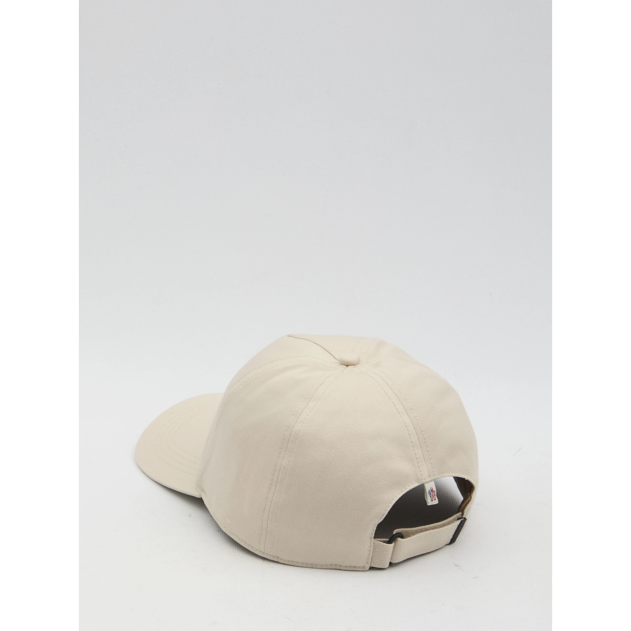 Baseball cap with logo