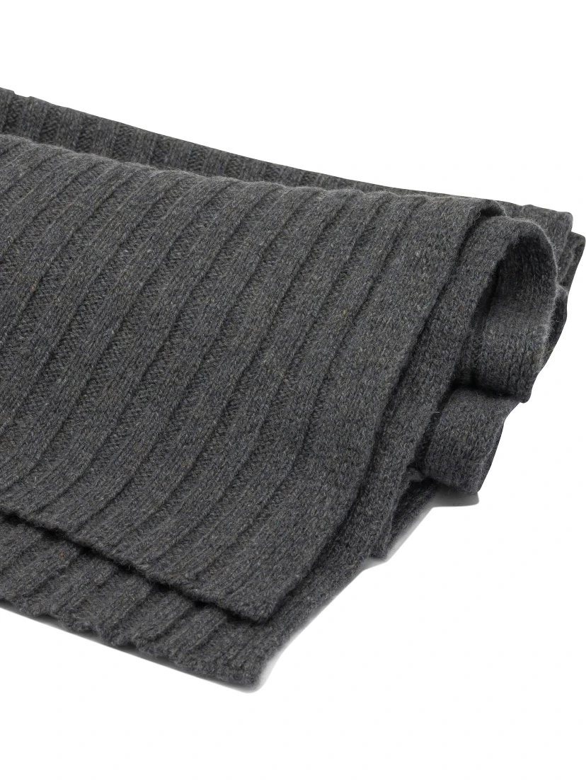 Cashmere scarf