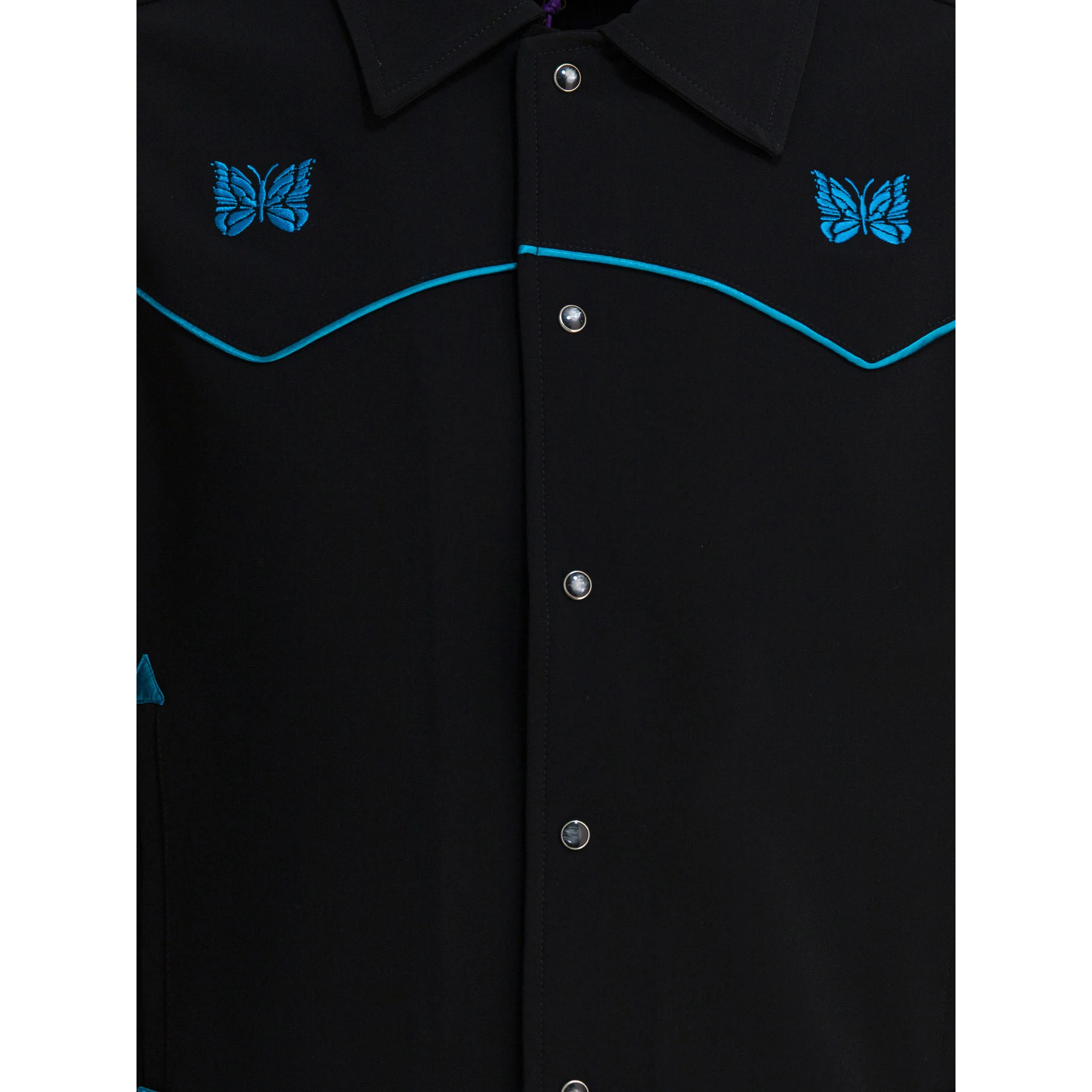 سترة خارجية بتفاصيل غربية