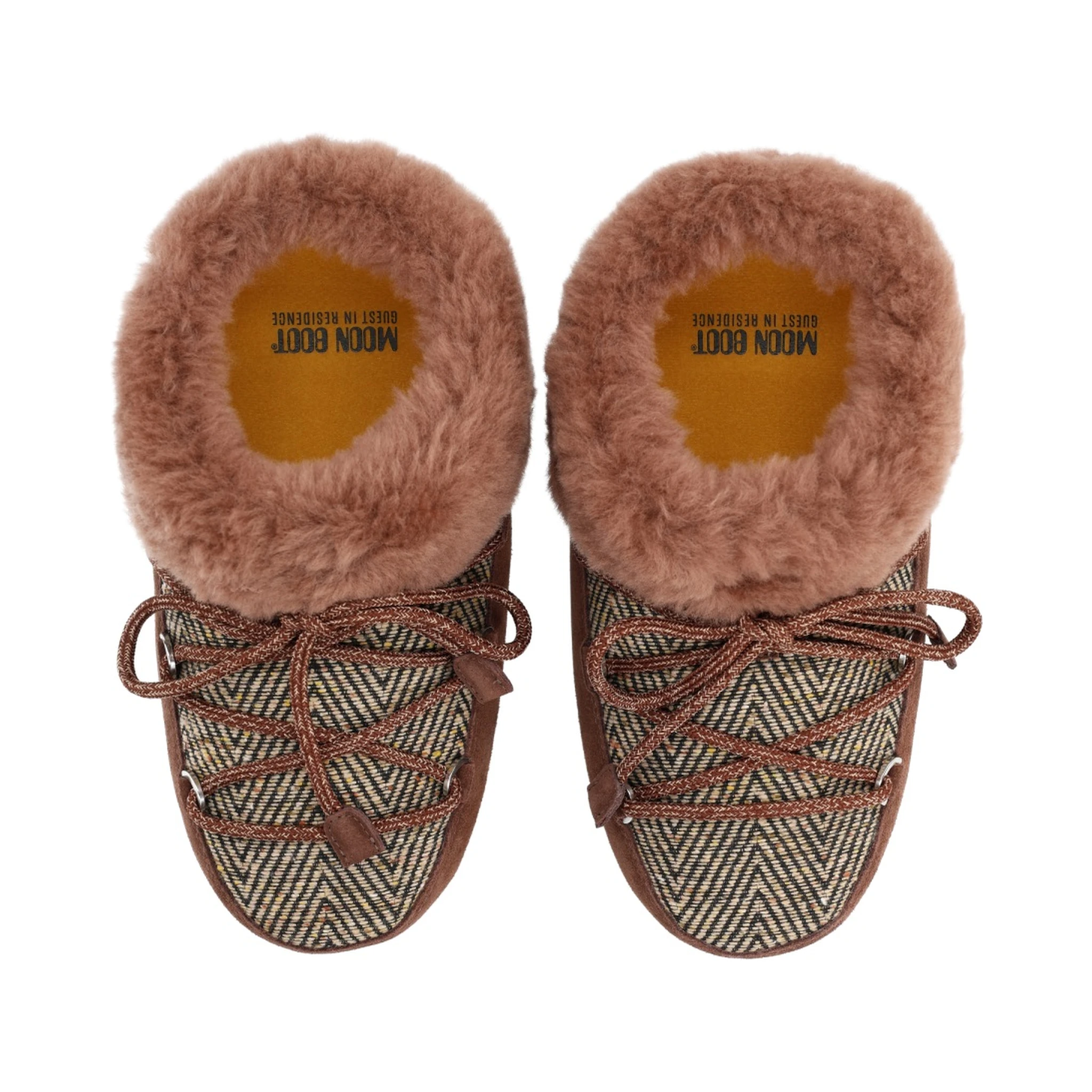 حذاء "MULE EVX CHALET MOON BOOT X GUEST IN RESIDENCE"