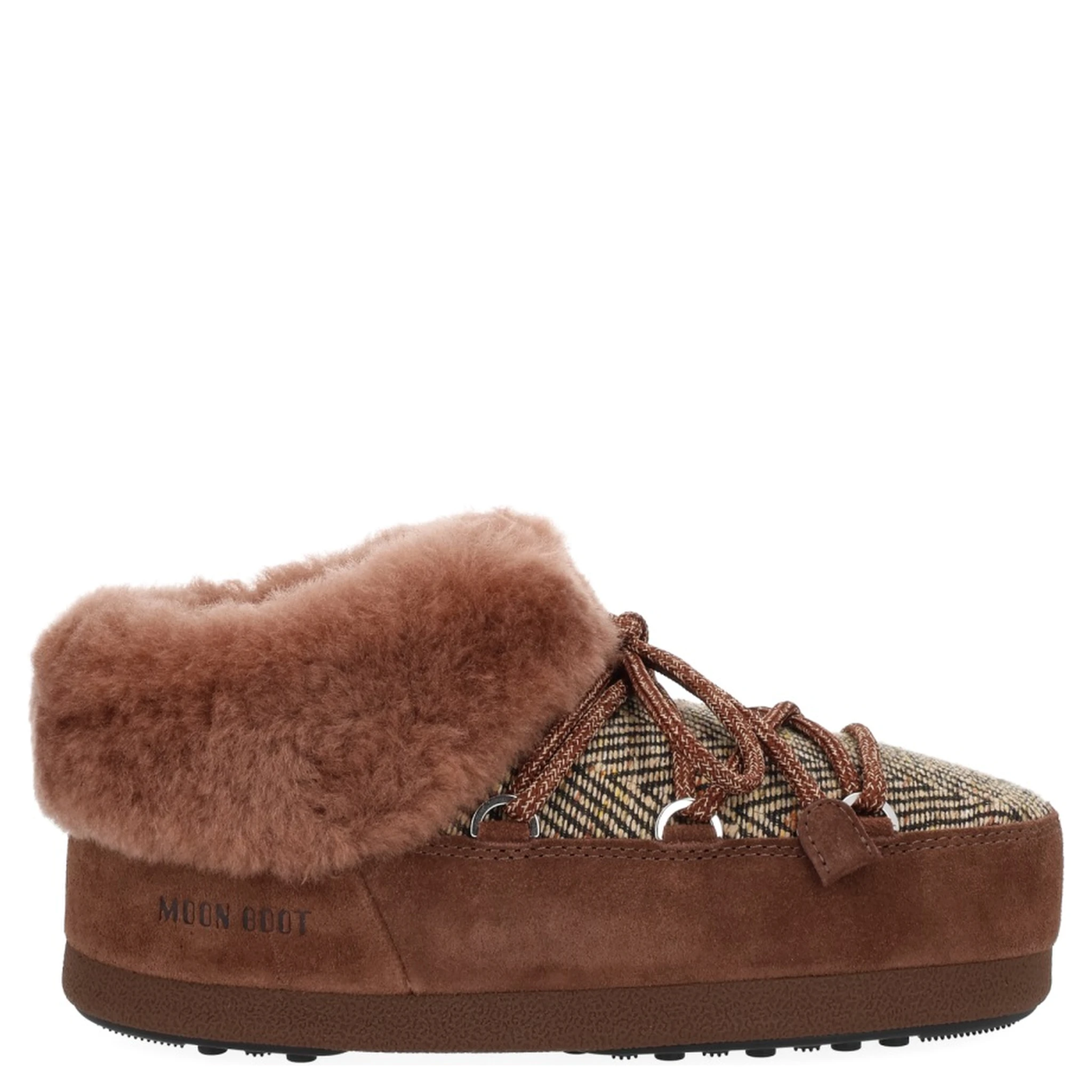 حذاء "MULE EVX CHALET MOON BOOT X GUEST IN RESIDENCE"