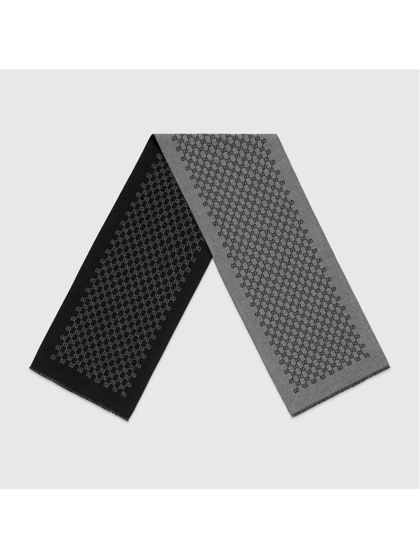 Scarf in wool with jacquard GG motif