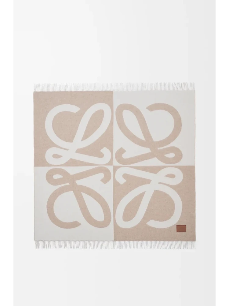 Wool and cashmere blanket