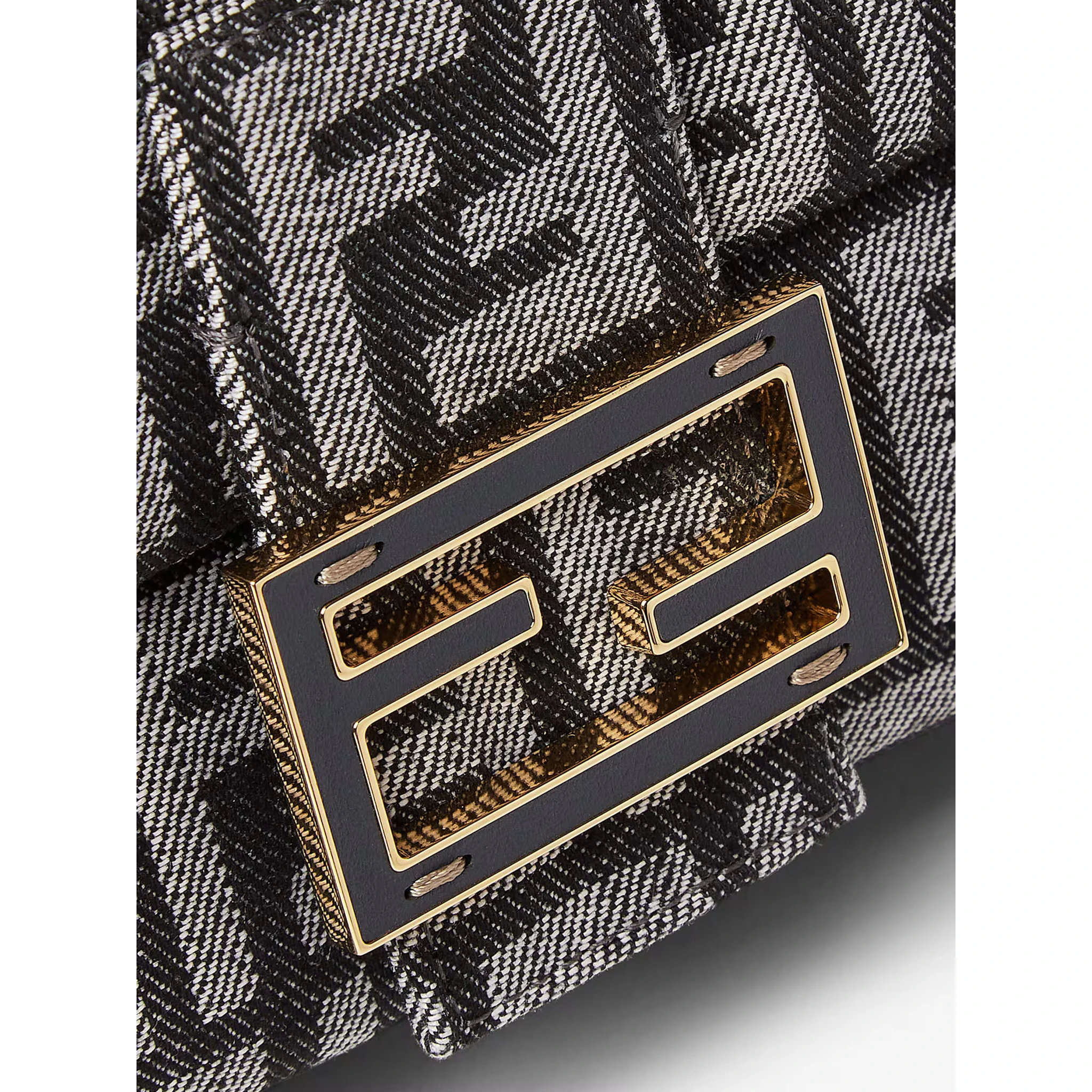 Baguette shoulder bag